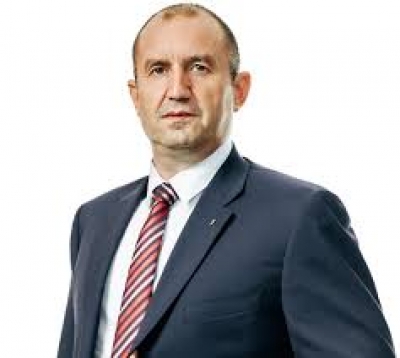 БИОГРАФИЯ НА РУМЕН РАДЕВ