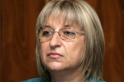 БИОГРАФИЯ НА ЦЕЦКА ЦАЧЕВА